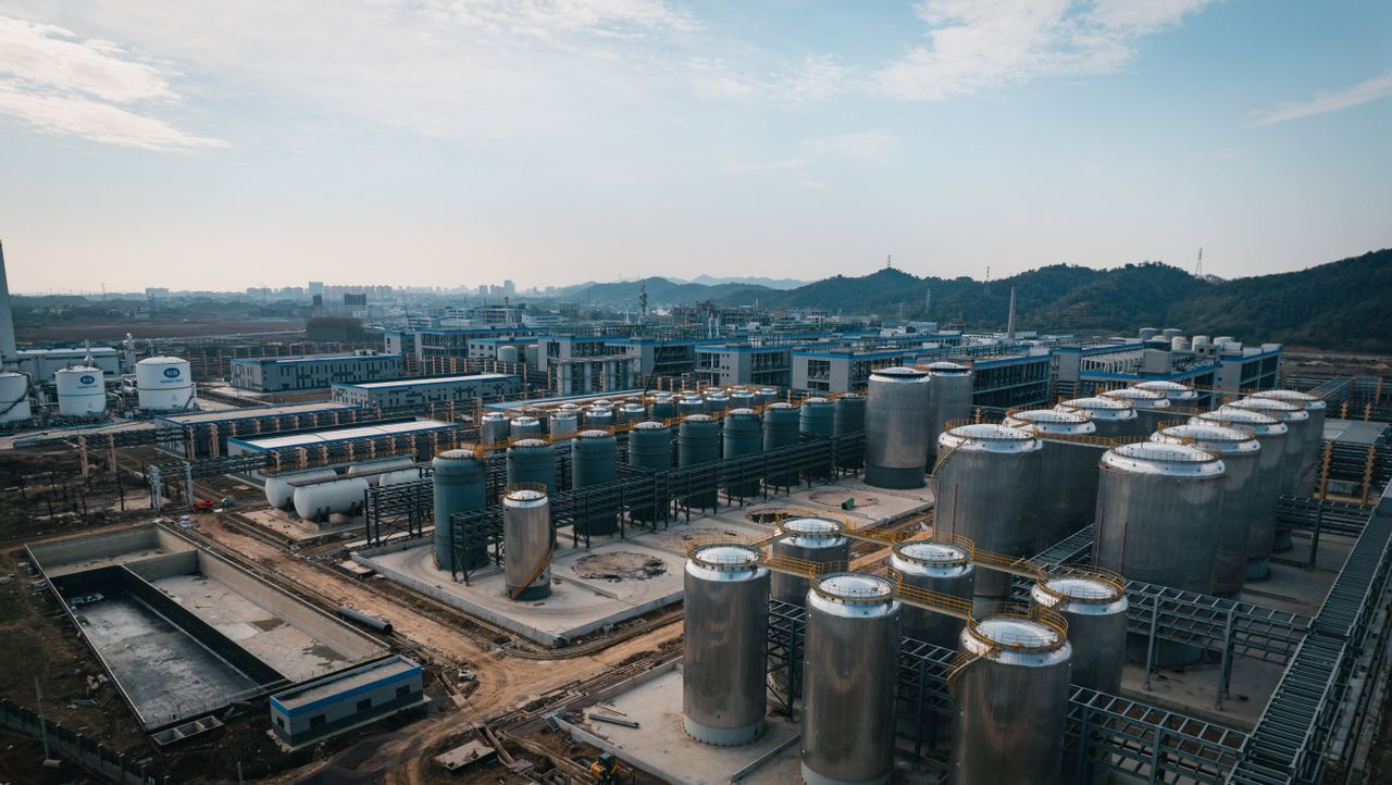 Modular refinery operations